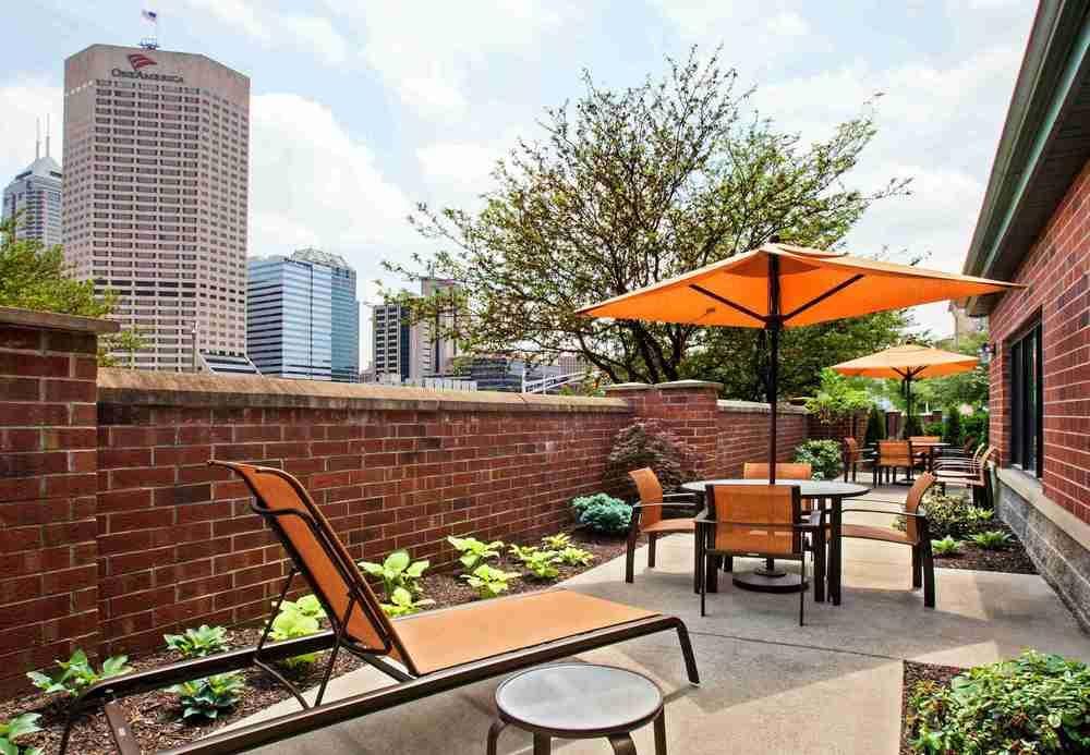 Courtyard Indianapolis At The Capitol 호텔 외부 사진