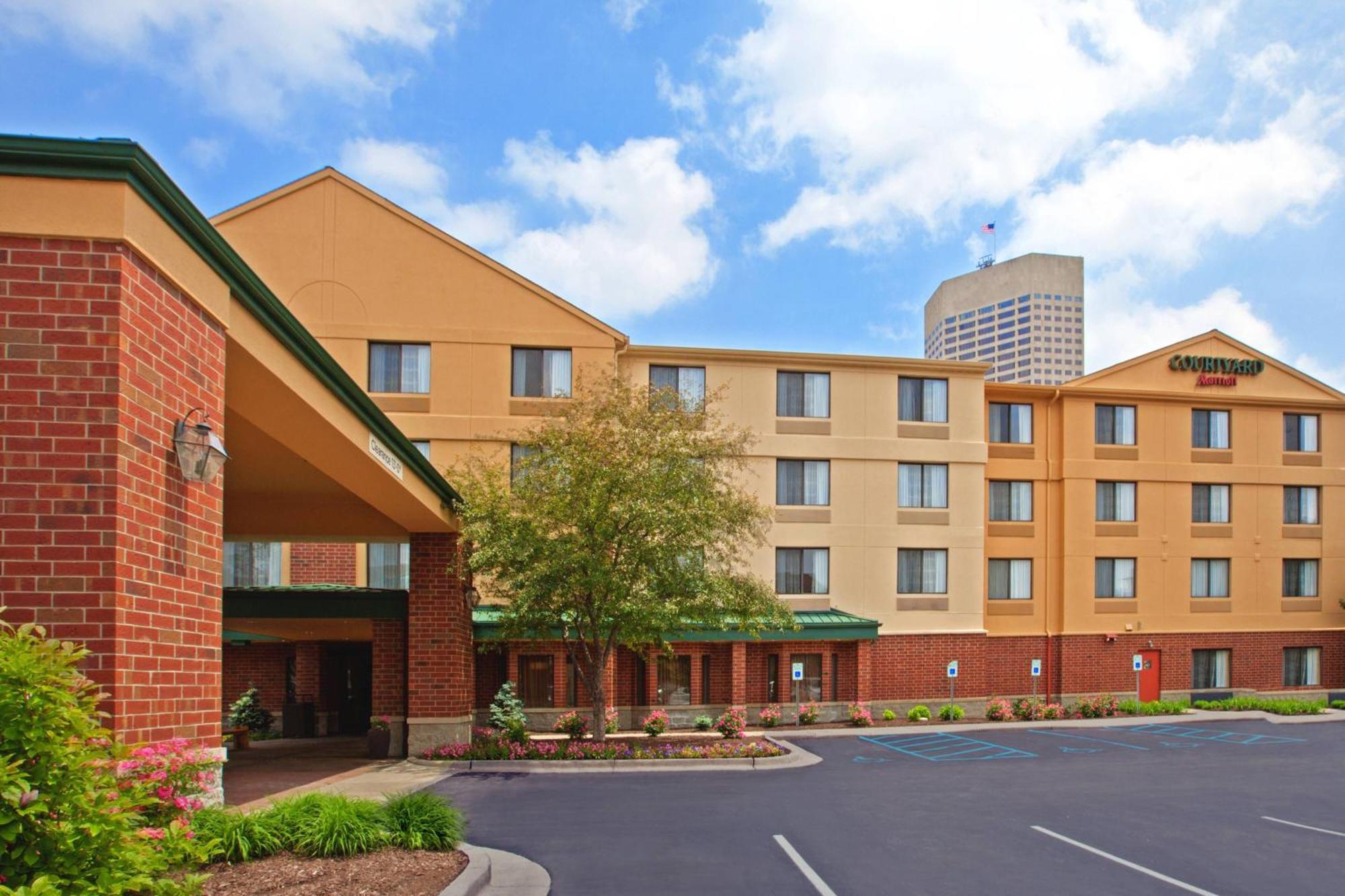 Courtyard Indianapolis At The Capitol 호텔 외부 사진